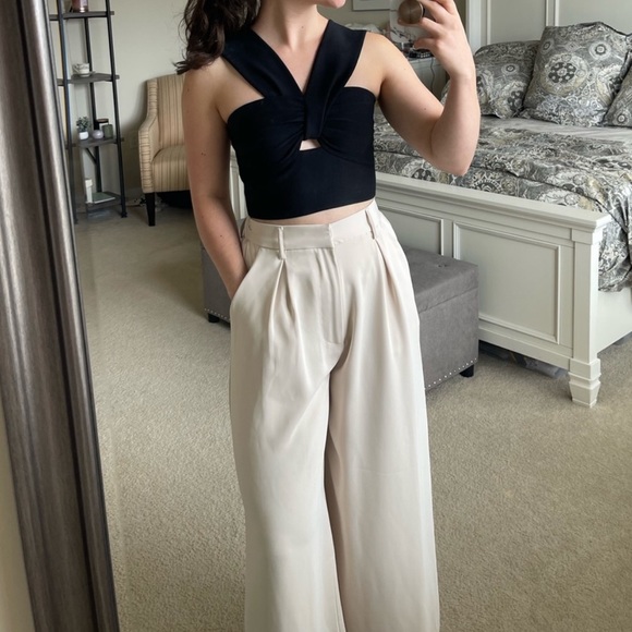 Abercrombie & Fitch Asymmetrical Cutout Set
Top - Picture 3 of 4